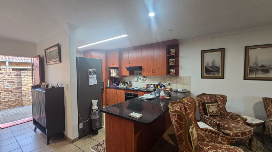 3 Bedroom Property for Sale in Annlin Gauteng