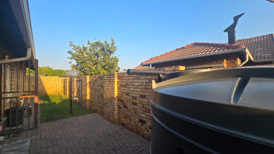 3 Bedroom Property for Sale in Annlin Gauteng
