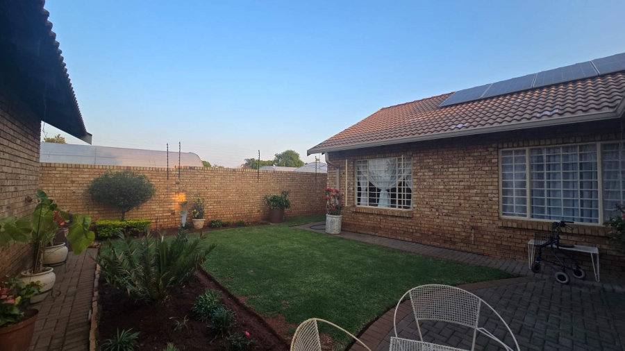 3 Bedroom Property for Sale in Annlin Gauteng