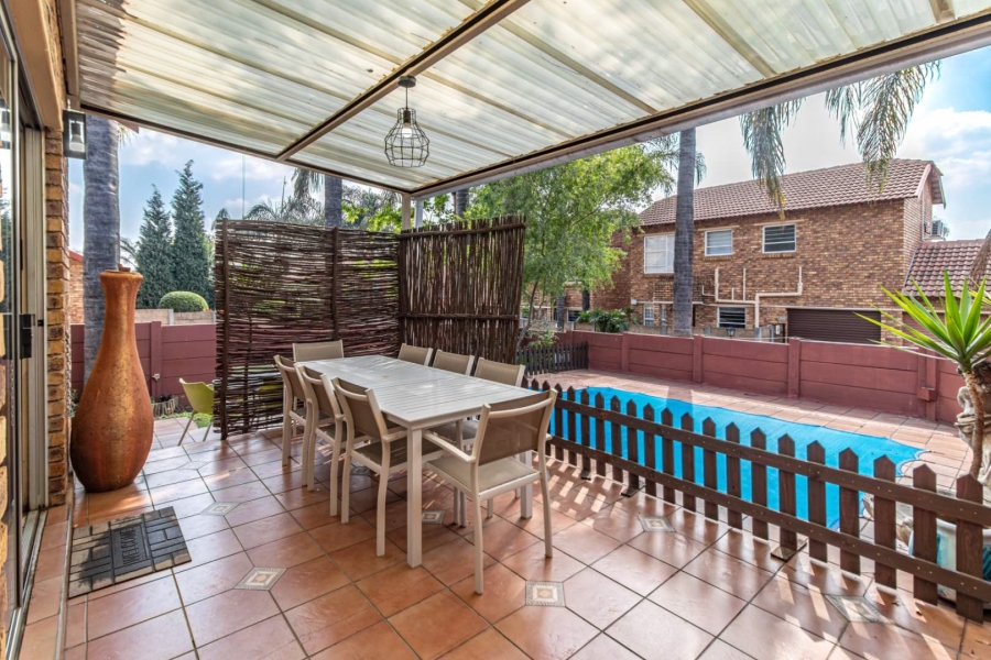 3 Bedroom Property for Sale in Honeydew Ridge Gauteng