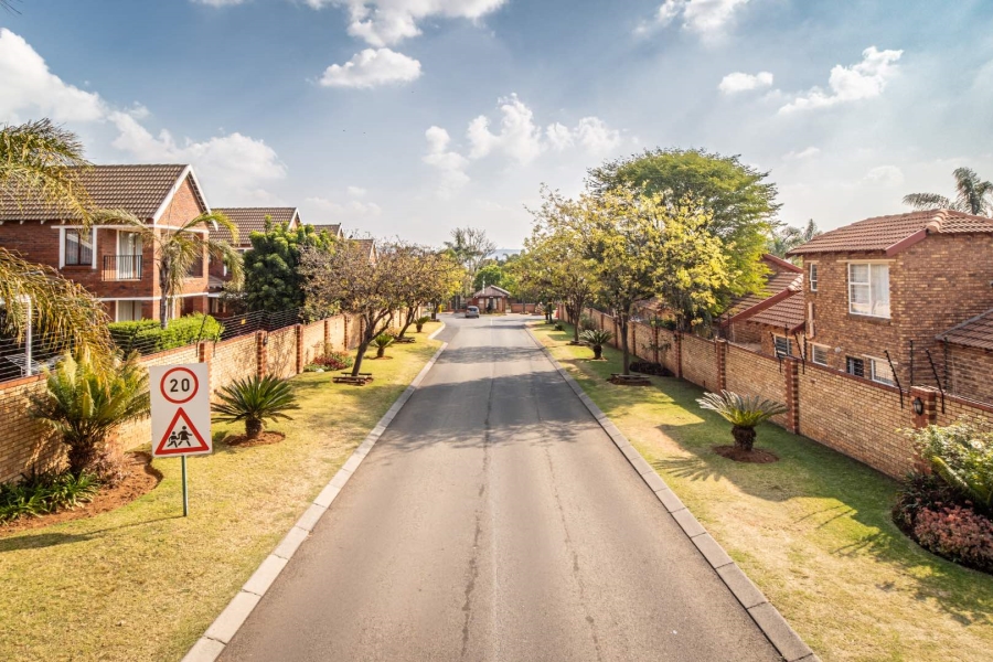 3 Bedroom Property for Sale in Honeydew Ridge Gauteng