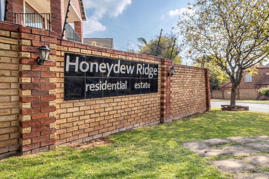 3 Bedroom Property for Sale in Honeydew Ridge Gauteng