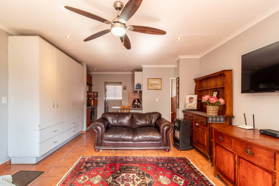 2 Bedroom Property for Sale in Wilgeheuwel Gauteng