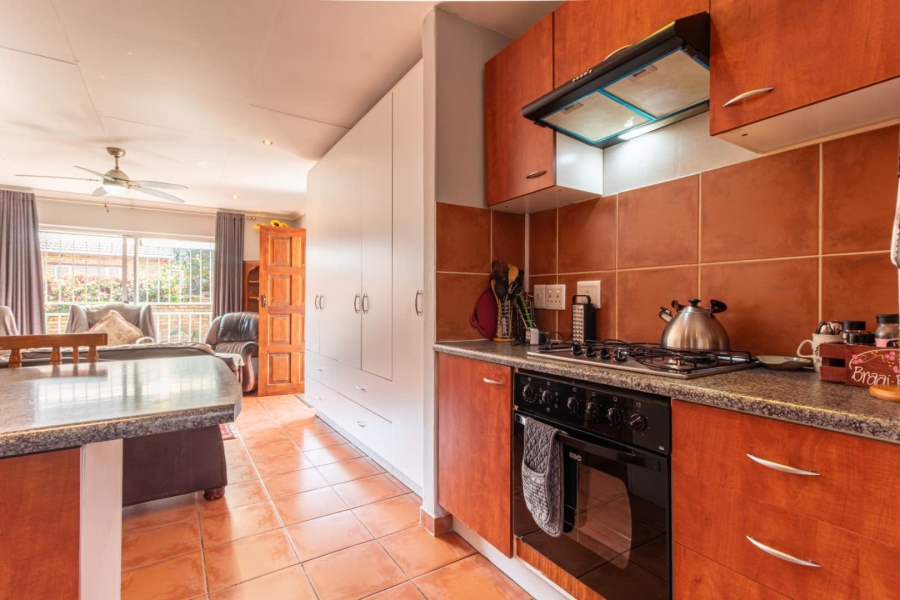 2 Bedroom Property for Sale in Wilgeheuwel Gauteng