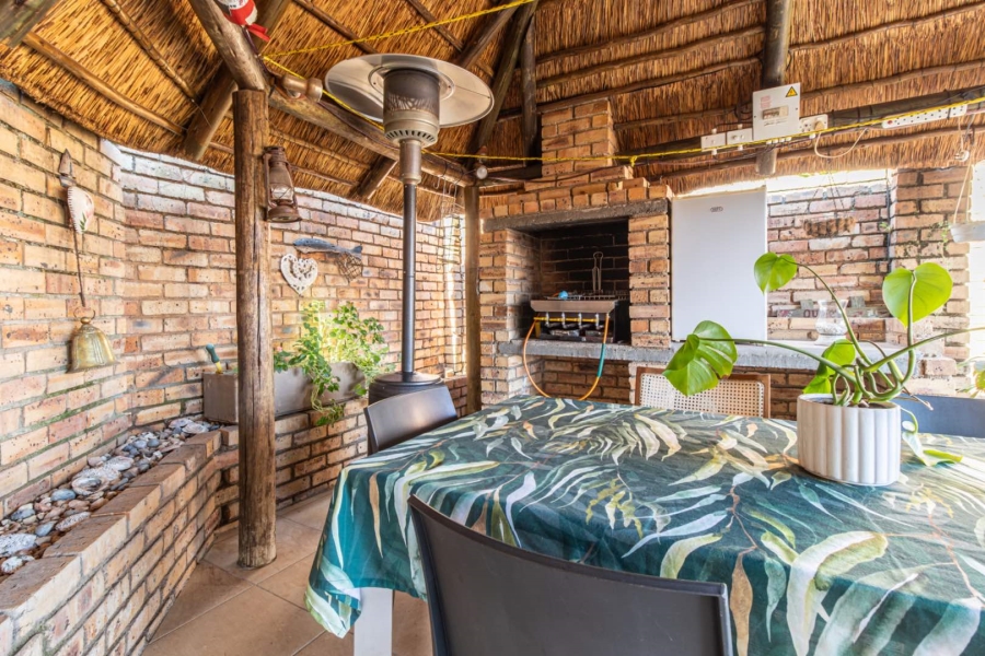 2 Bedroom Property for Sale in Wilgeheuwel Gauteng
