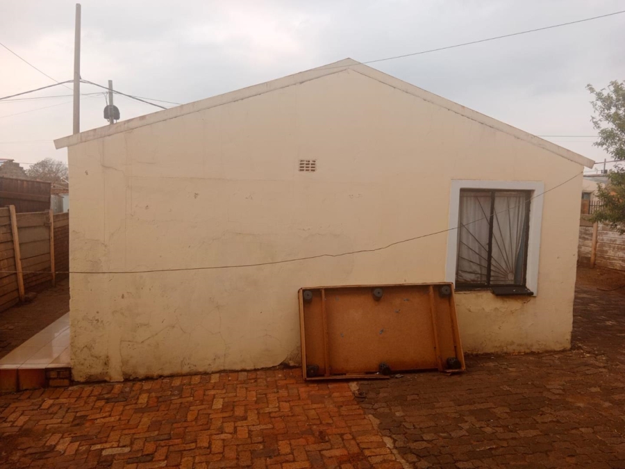 2 Bedroom Property for Sale in Tokoza Gauteng