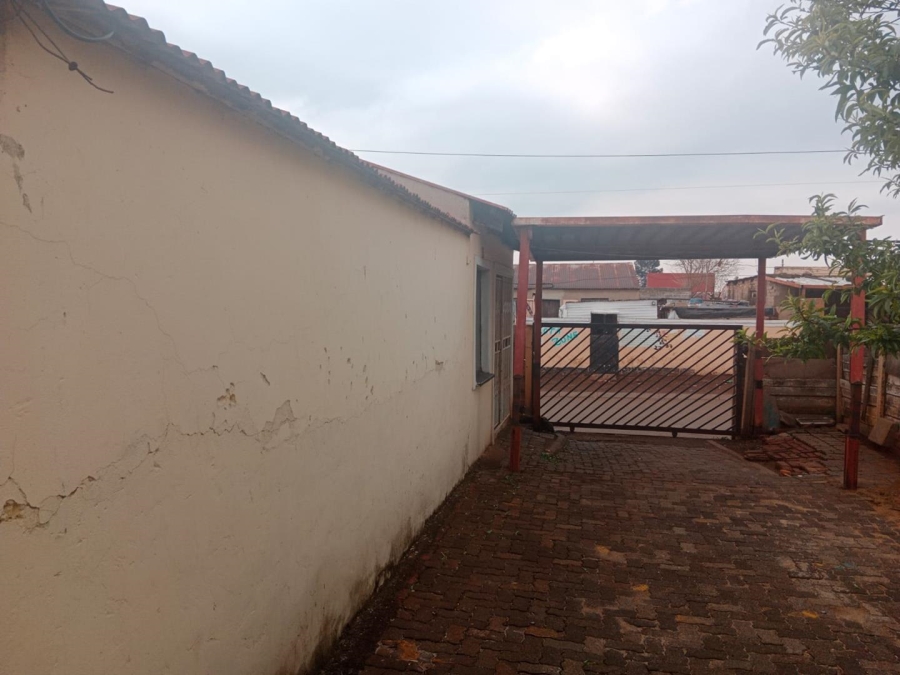 2 Bedroom Property for Sale in Tokoza Gauteng