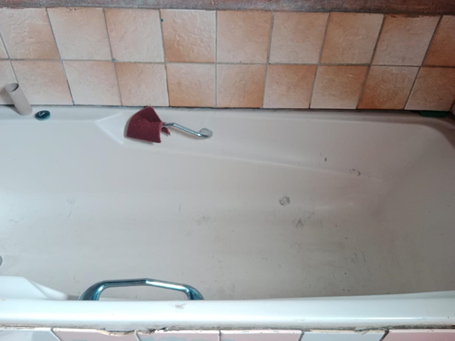 2 Bedroom Property for Sale in Tokoza Gauteng