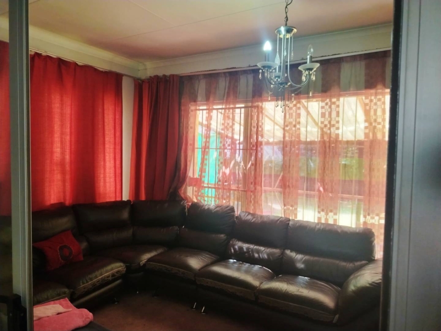 4 Bedroom Property for Sale in Allen Grove Gauteng