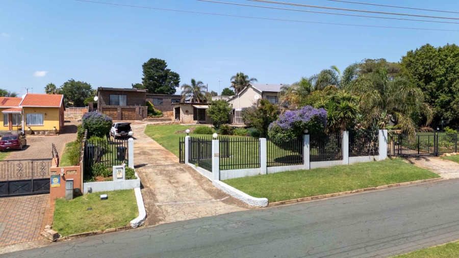 4 Bedroom Property for Sale in Silverfields Gauteng