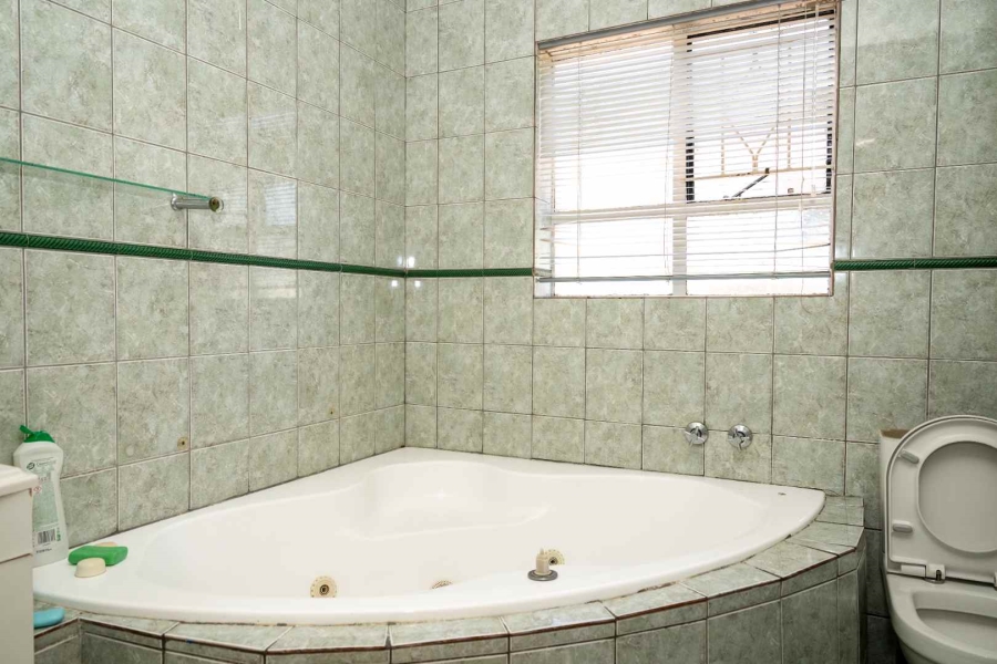 4 Bedroom Property for Sale in Silverfields Gauteng
