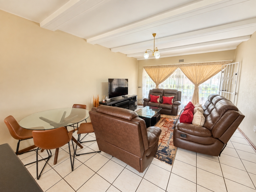 To Let 2 Bedroom Property for Rent in Horizon View Gauteng