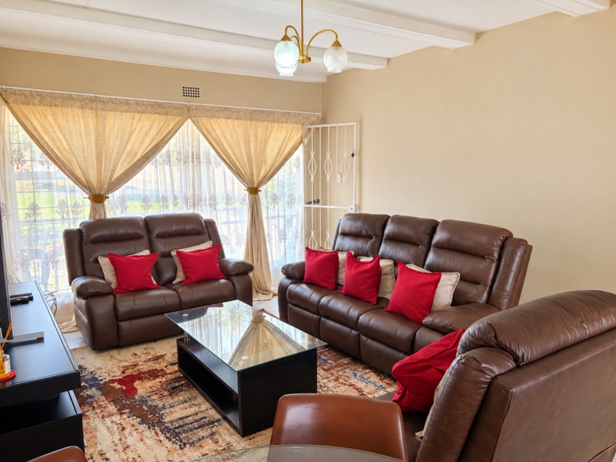 To Let 2 Bedroom Property for Rent in Horizon View Gauteng