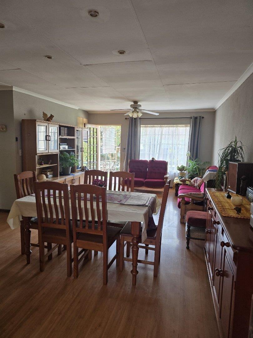 2 Bedroom Property for Sale in Albertsdal Gauteng