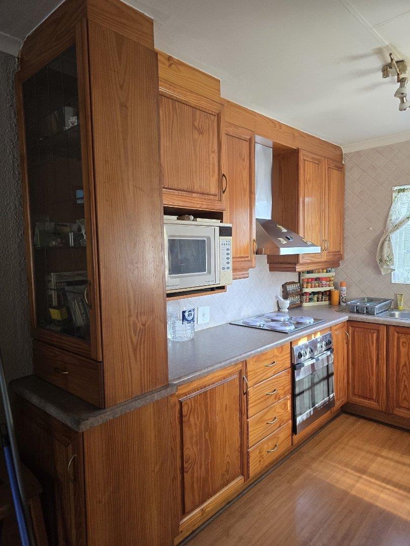 2 Bedroom Property for Sale in Albertsdal Gauteng