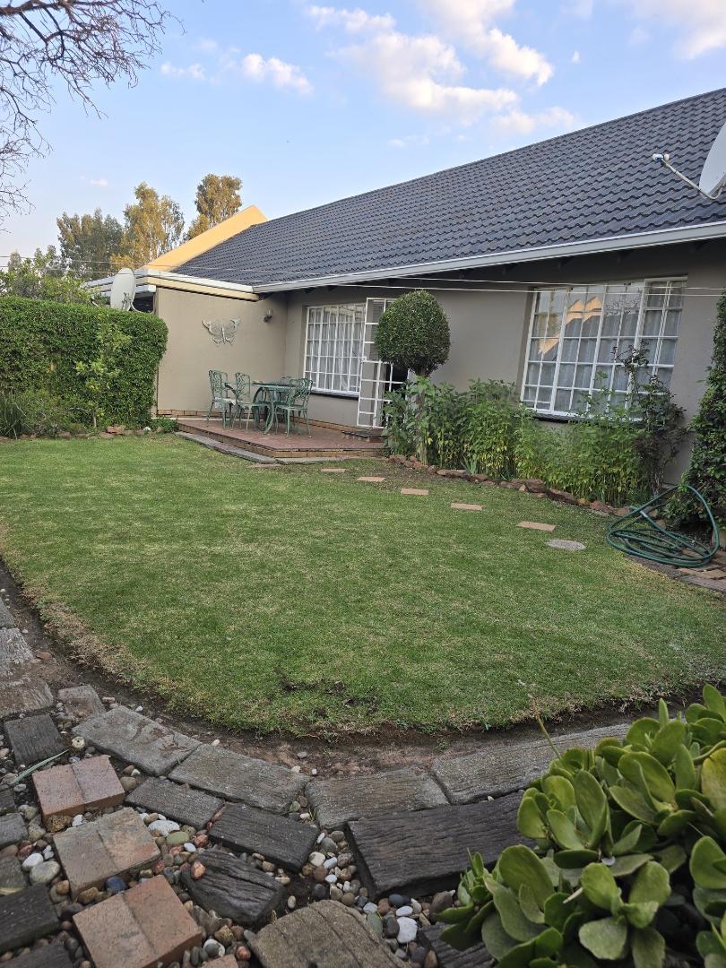 2 Bedroom Property for Sale in Albertsdal Gauteng
