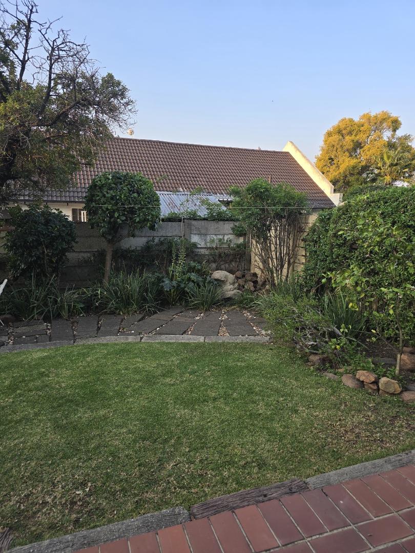 2 Bedroom Property for Sale in Albertsdal Gauteng