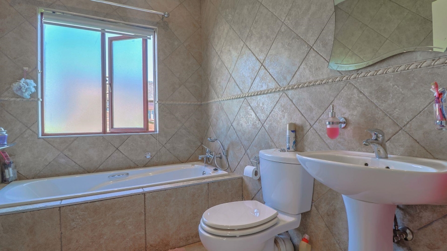4 Bedroom Property for Sale in Henley on Klip Gauteng