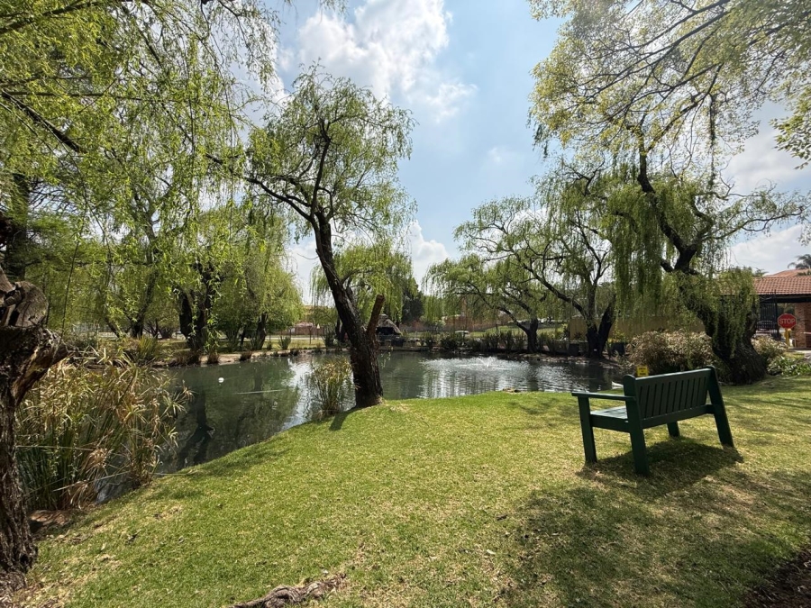 2 Bedroom Property for Sale in Glenvista Gauteng