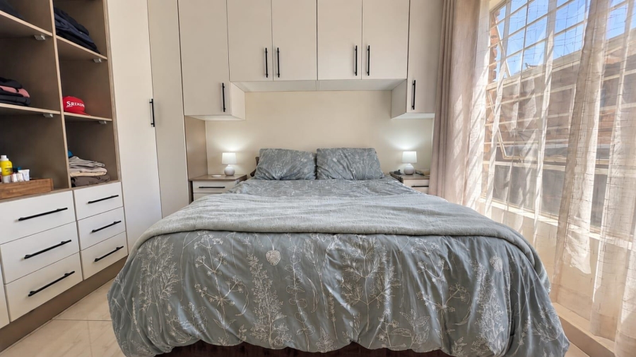 2 Bedroom Property for Sale in New Redruth Gauteng