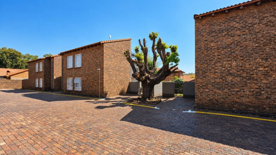 2 Bedroom Property for Sale in New Redruth Gauteng