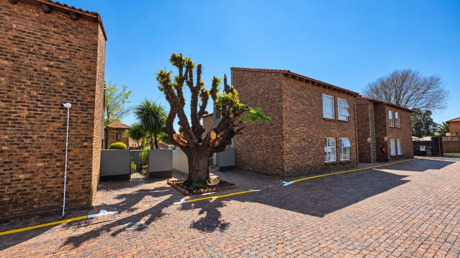2 Bedroom Property for Sale in New Redruth Gauteng