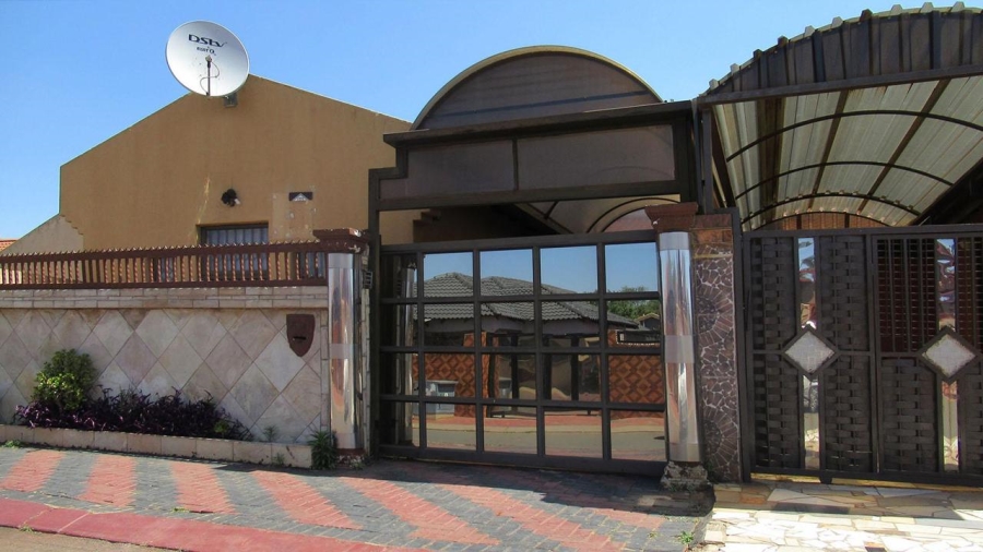 3 Bedroom Property for Sale in Protea North Gauteng