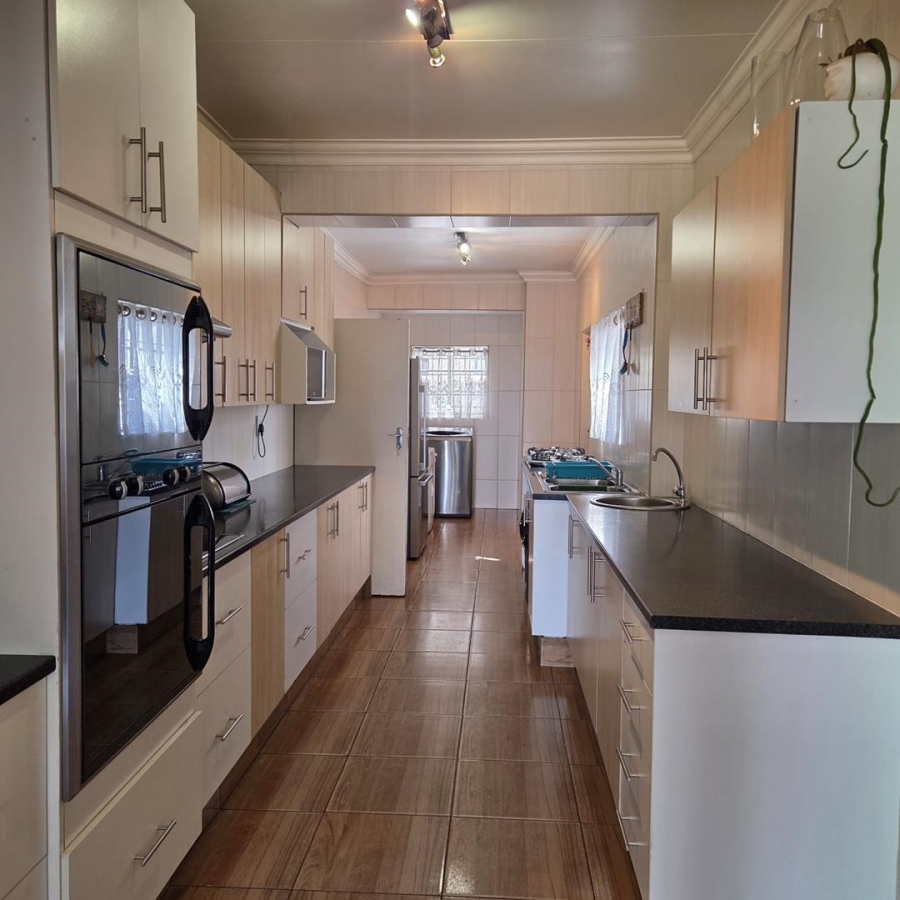 4 Bedroom Property for Sale in Tulisa Park Gauteng