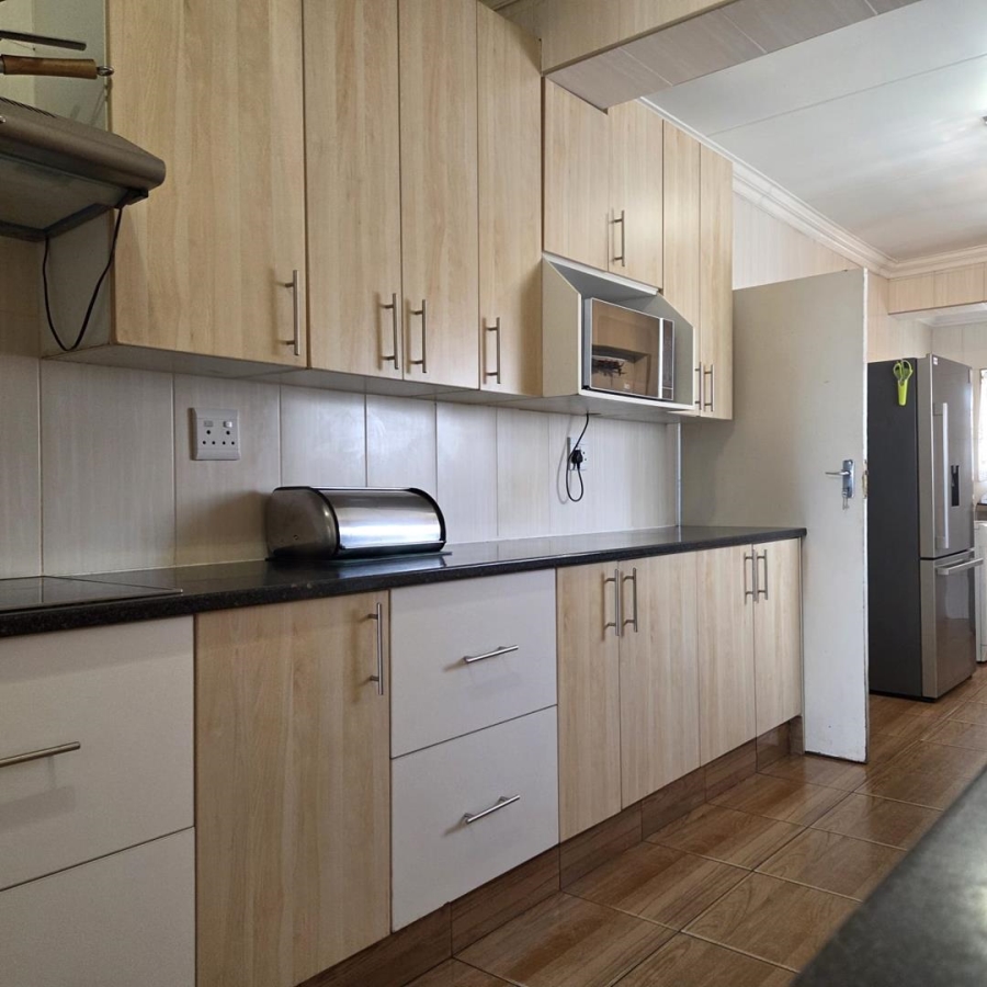 4 Bedroom Property for Sale in Tulisa Park Gauteng