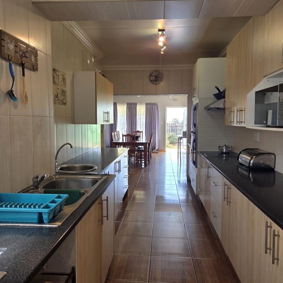 4 Bedroom Property for Sale in Tulisa Park Gauteng