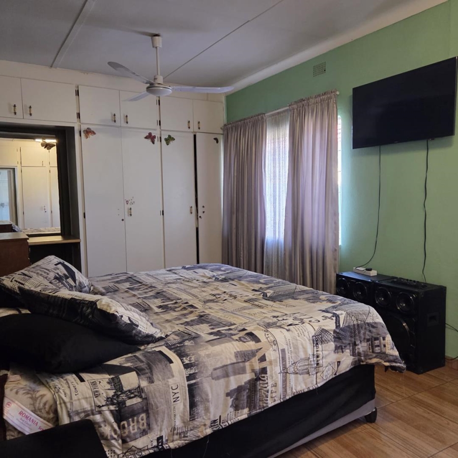 4 Bedroom Property for Sale in Tulisa Park Gauteng