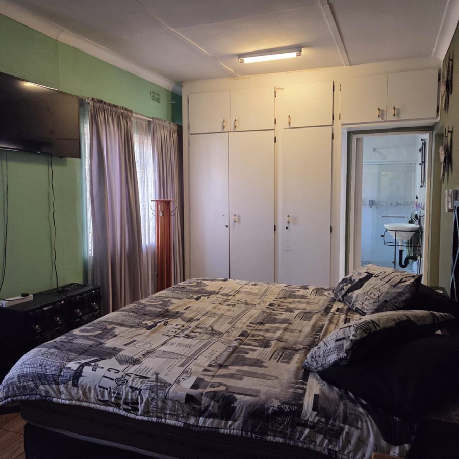 4 Bedroom Property for Sale in Tulisa Park Gauteng