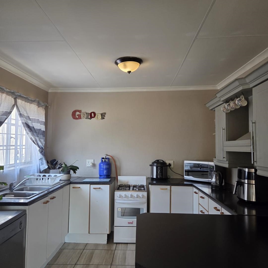 4 Bedroom Property for Sale in Tulisa Park Gauteng