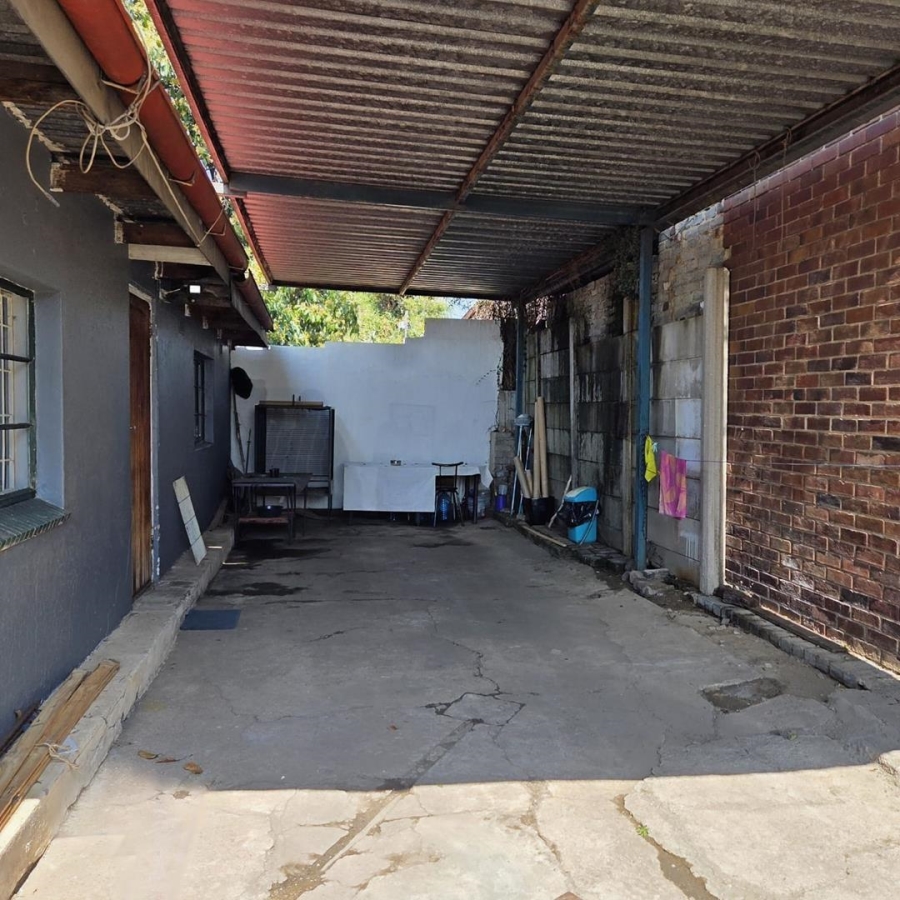 4 Bedroom Property for Sale in Tulisa Park Gauteng