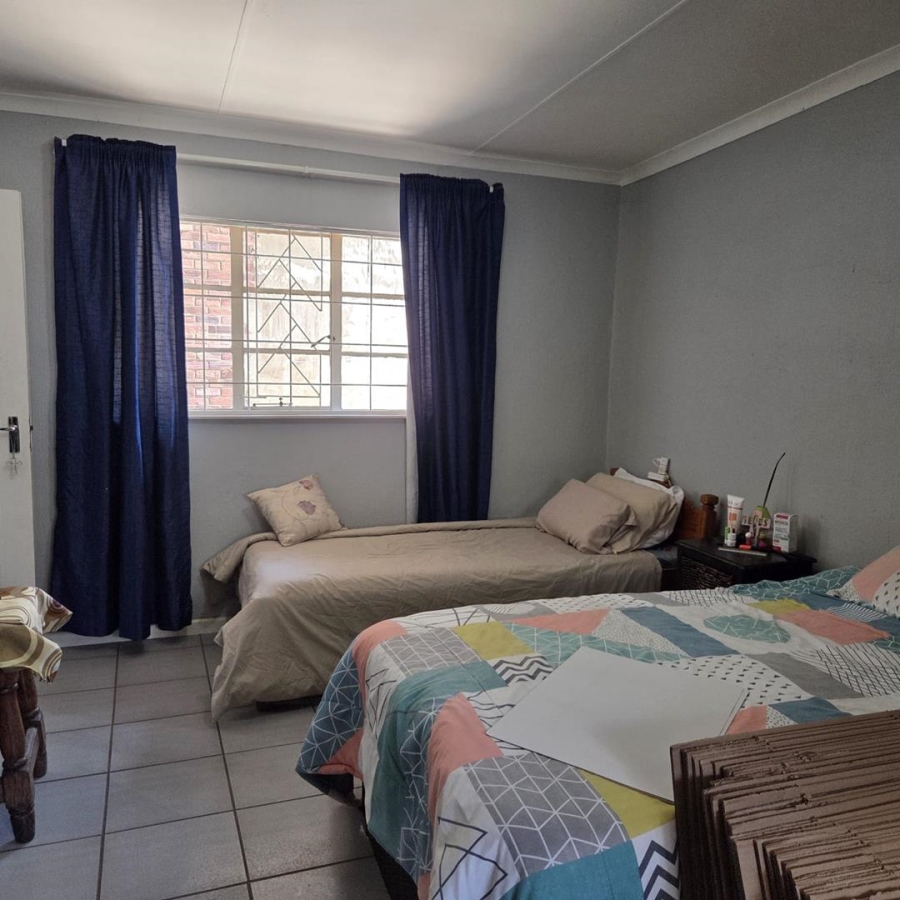 4 Bedroom Property for Sale in Tulisa Park Gauteng