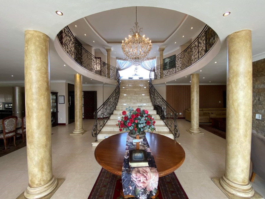 5 Bedroom Property for Sale in Aspen Hills Gauteng