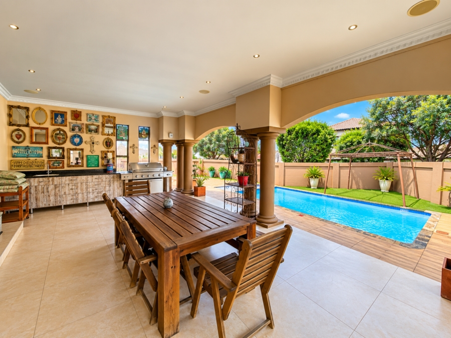 5 Bedroom Property for Sale in Aspen Hills Gauteng
