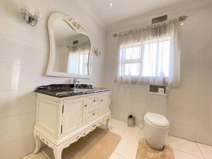 5 Bedroom Property for Sale in Aspen Hills Gauteng