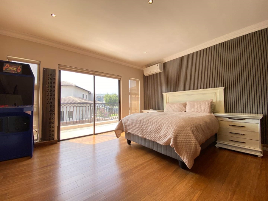 5 Bedroom Property for Sale in Aspen Hills Gauteng