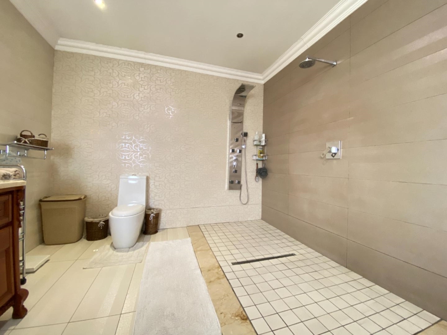 5 Bedroom Property for Sale in Aspen Hills Gauteng
