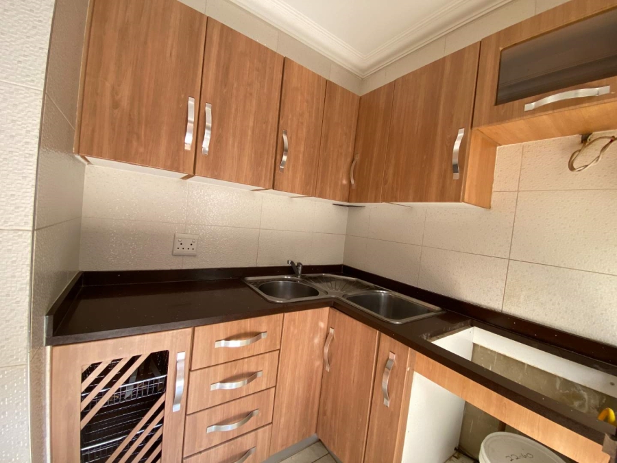 5 Bedroom Property for Sale in Aspen Hills Gauteng