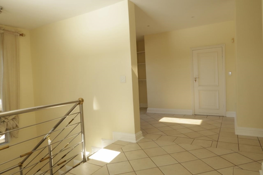 To Let 4 Bedroom Property for Rent in Dainfern Golf Estate Gauteng