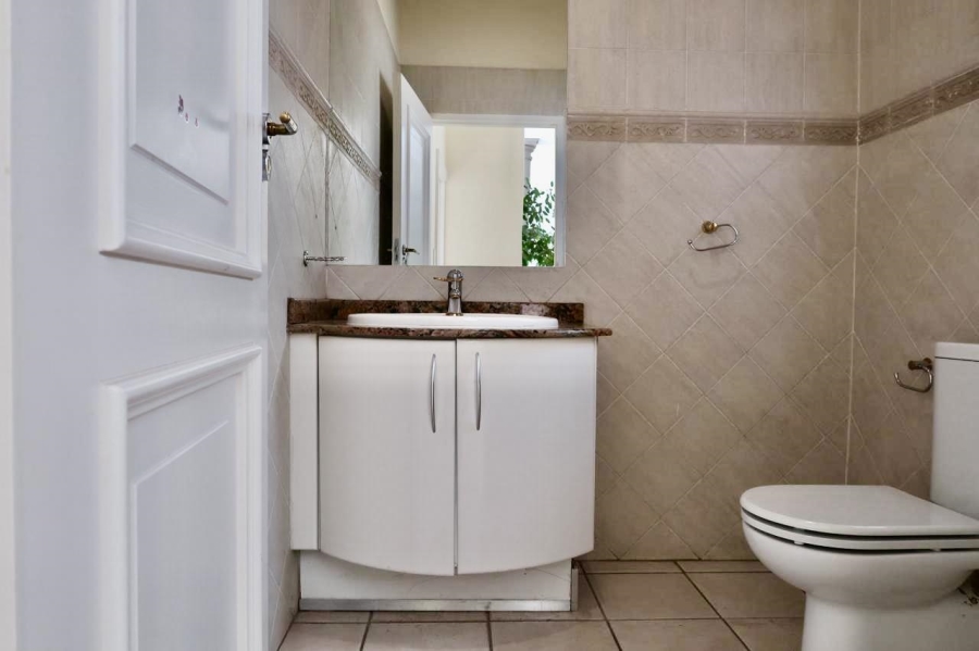 To Let 4 Bedroom Property for Rent in Dainfern Golf Estate Gauteng