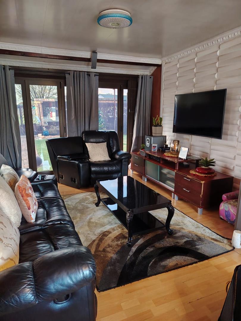 3 Bedroom Property for Sale in Bakerton Gauteng
