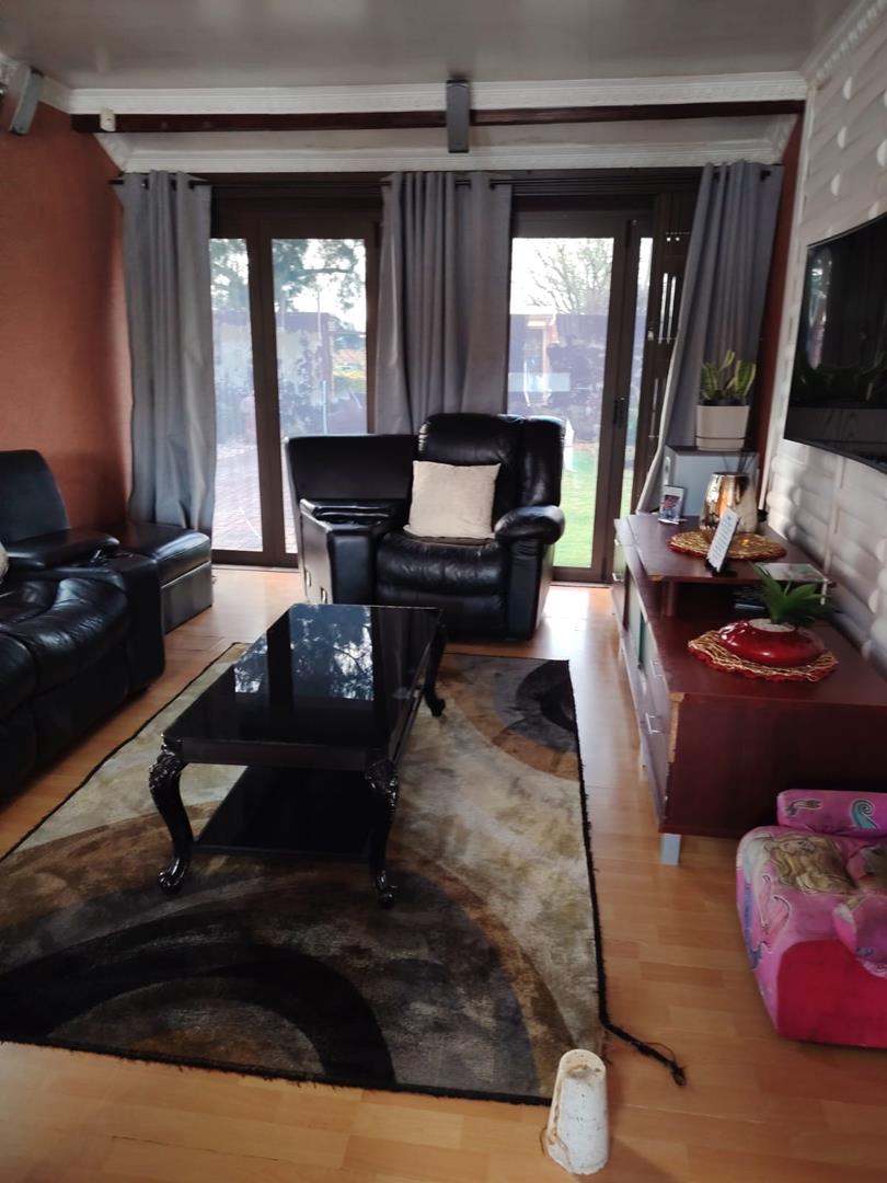 3 Bedroom Property for Sale in Bakerton Gauteng