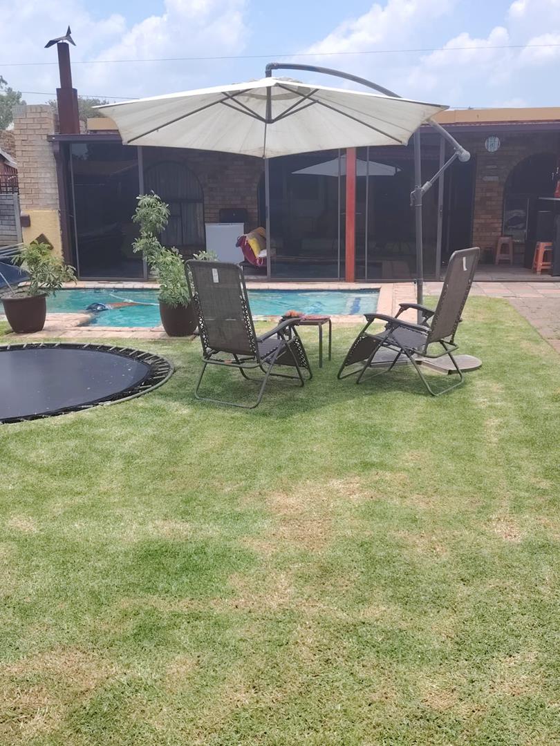 3 Bedroom Property for Sale in Bakerton Gauteng