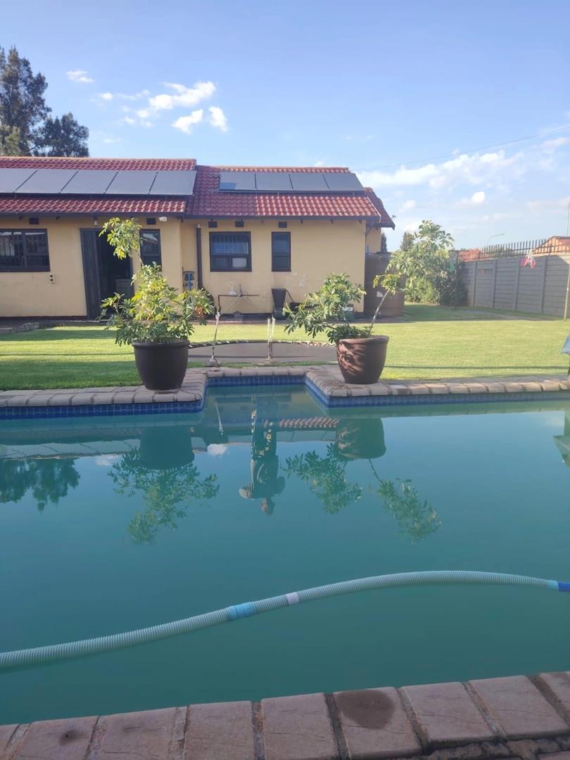 3 Bedroom Property for Sale in Bakerton Gauteng