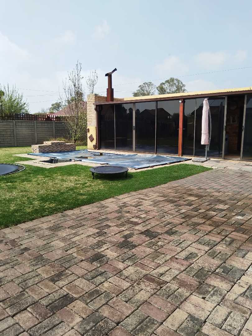 3 Bedroom Property for Sale in Bakerton Gauteng