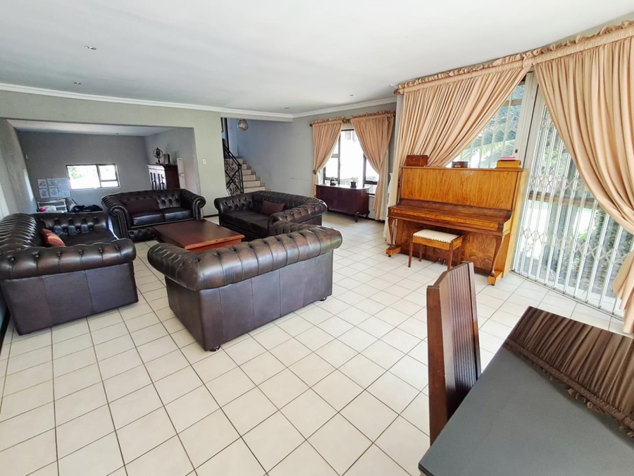 5 Bedroom Property for Sale in Albemarle Ext 2 Gauteng