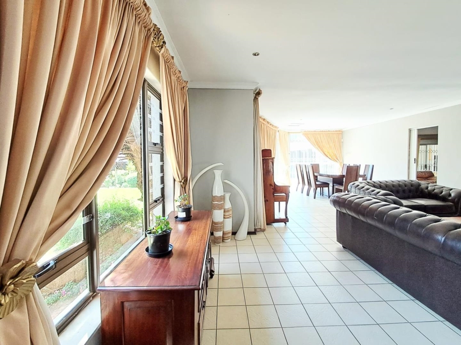 5 Bedroom Property for Sale in Albemarle Ext 2 Gauteng